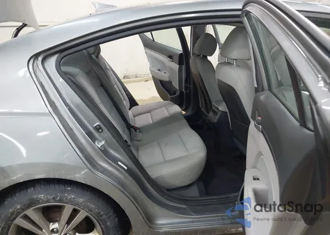 2017 Hyundai Elantra Se z USA, uszkodzony, nr VIN KMHD84LF6HU225928